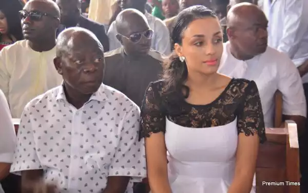 FG Grants Nigerian Citizenship To Oshiomhole’s Wife, 334 Other Foreigners